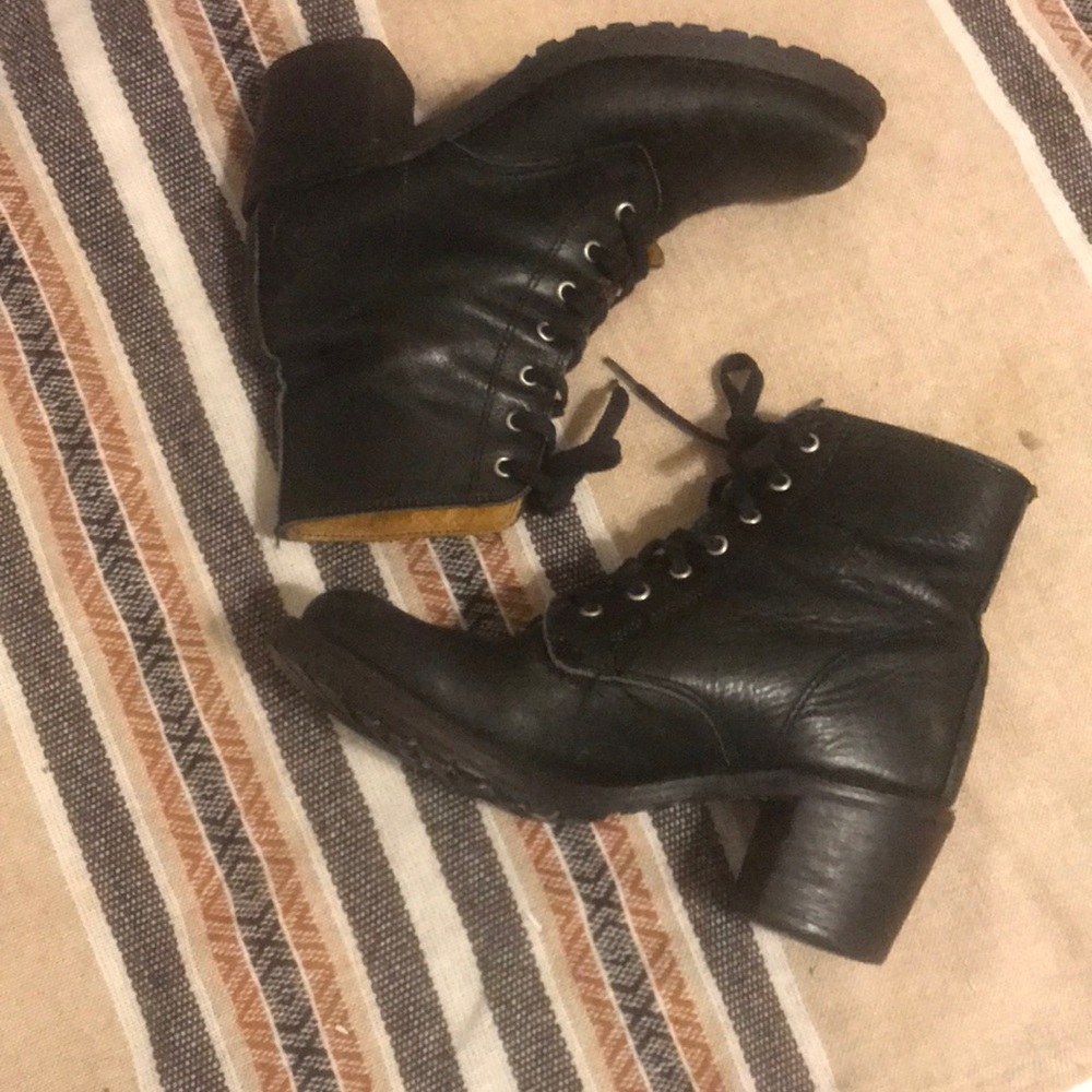 FRYE boot, heeled lace up RAD